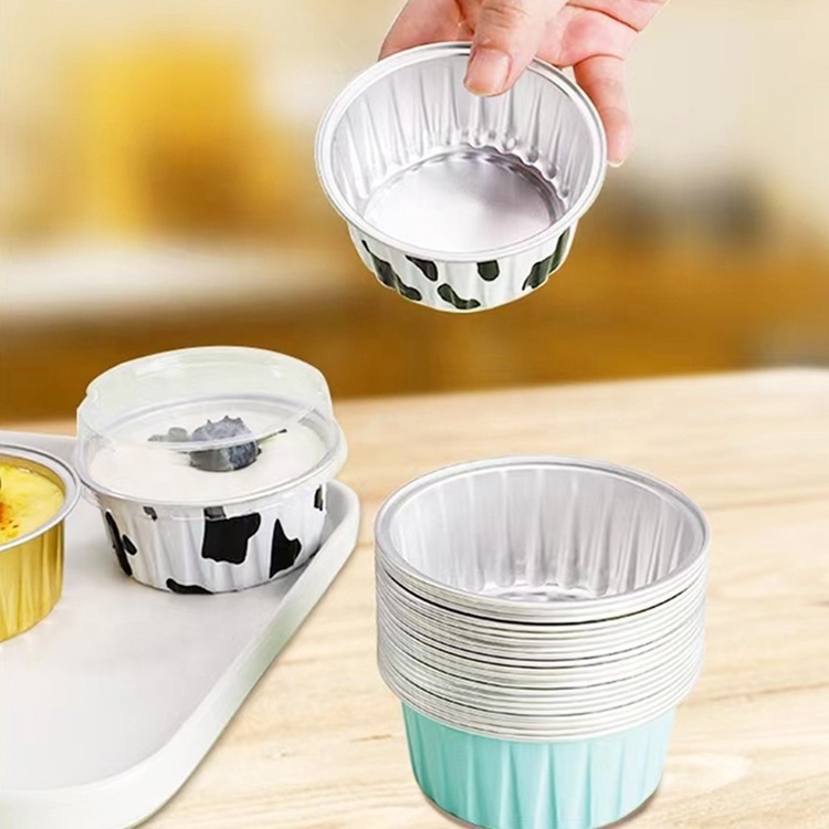 Wholesale Aluminium Foil 50pcs Cake Cup with Lids Cupcake Liners for Baking Cake Making Molds