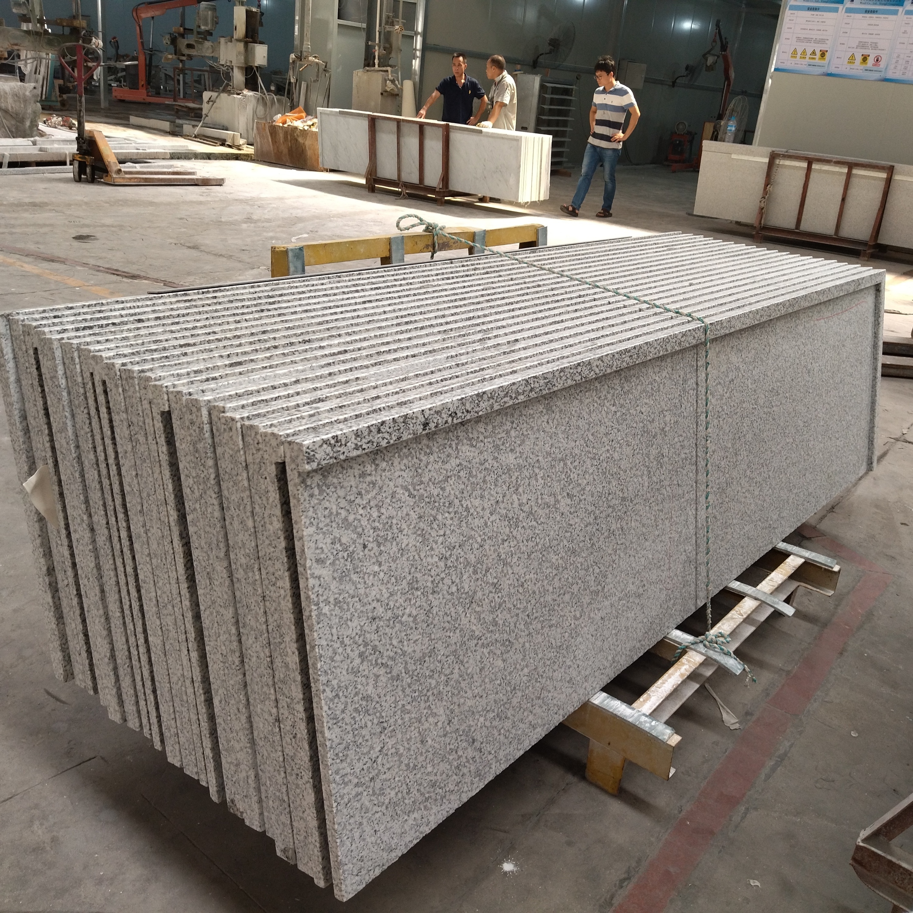 High Quality Precut Modular New Caledonia Santa Cecilia Prefab Countertop Granite