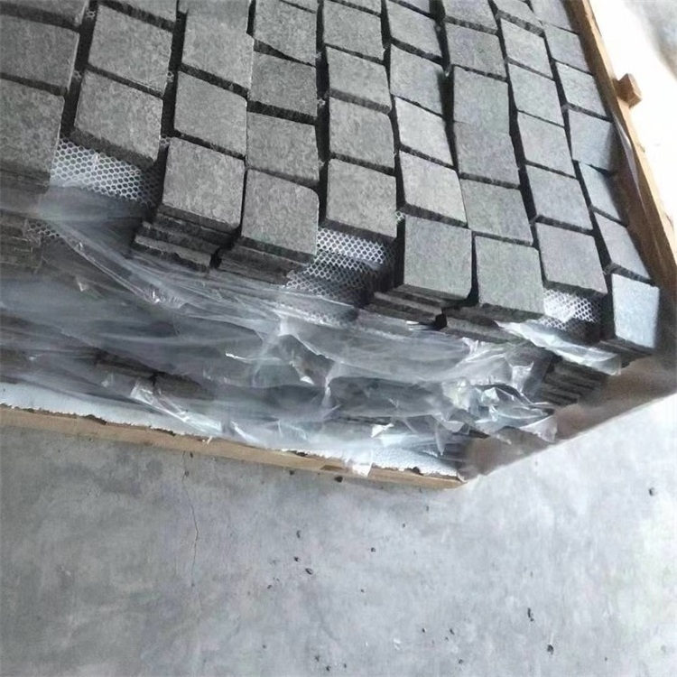 Hot selling Cheap Basalt Flame Brush tiles outdoor driveway cobblestone Black Basalt on mesh paving stone