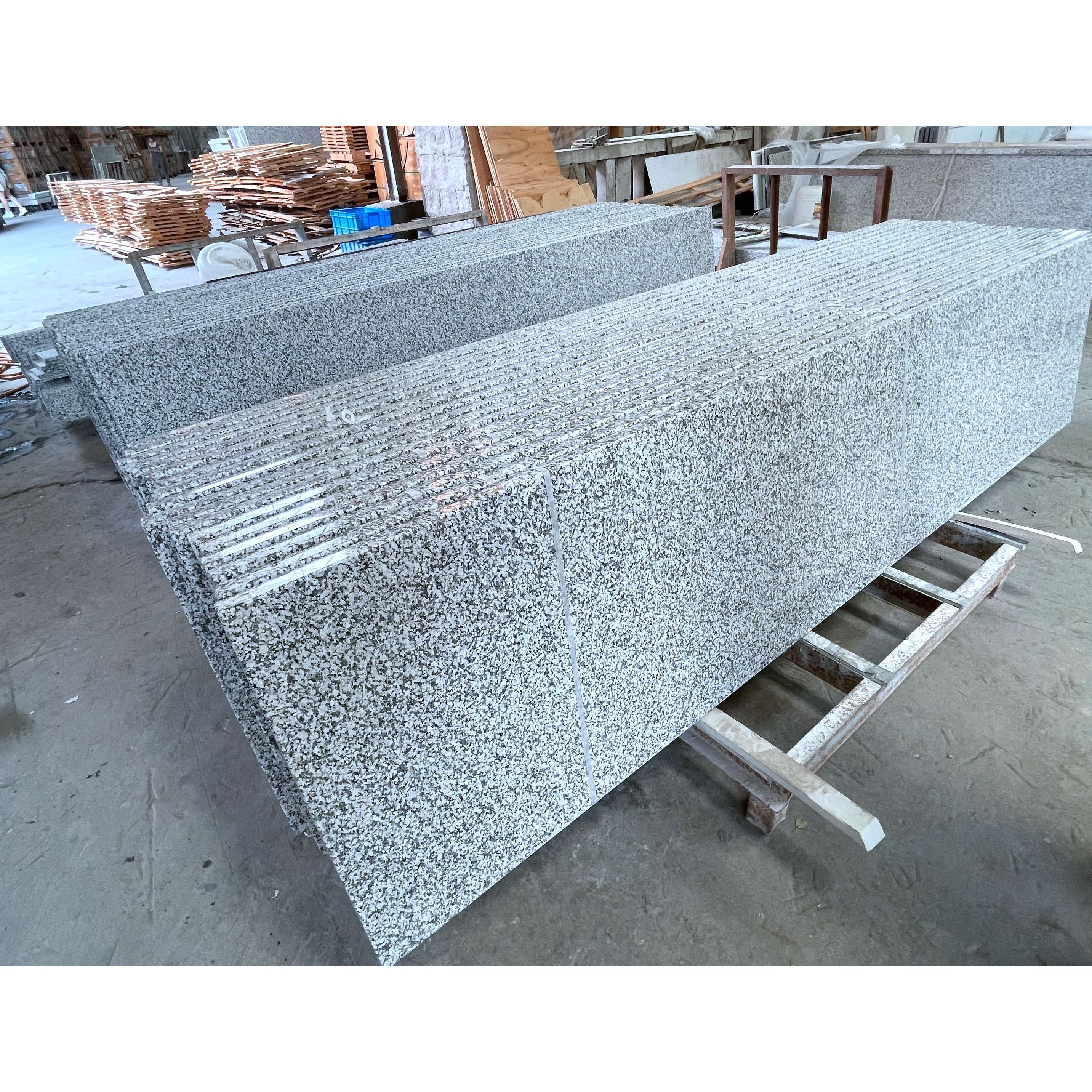 Wholesale Natural White Granite Slabs Best Price for Kitchen and Countertops and Outdoor Tables