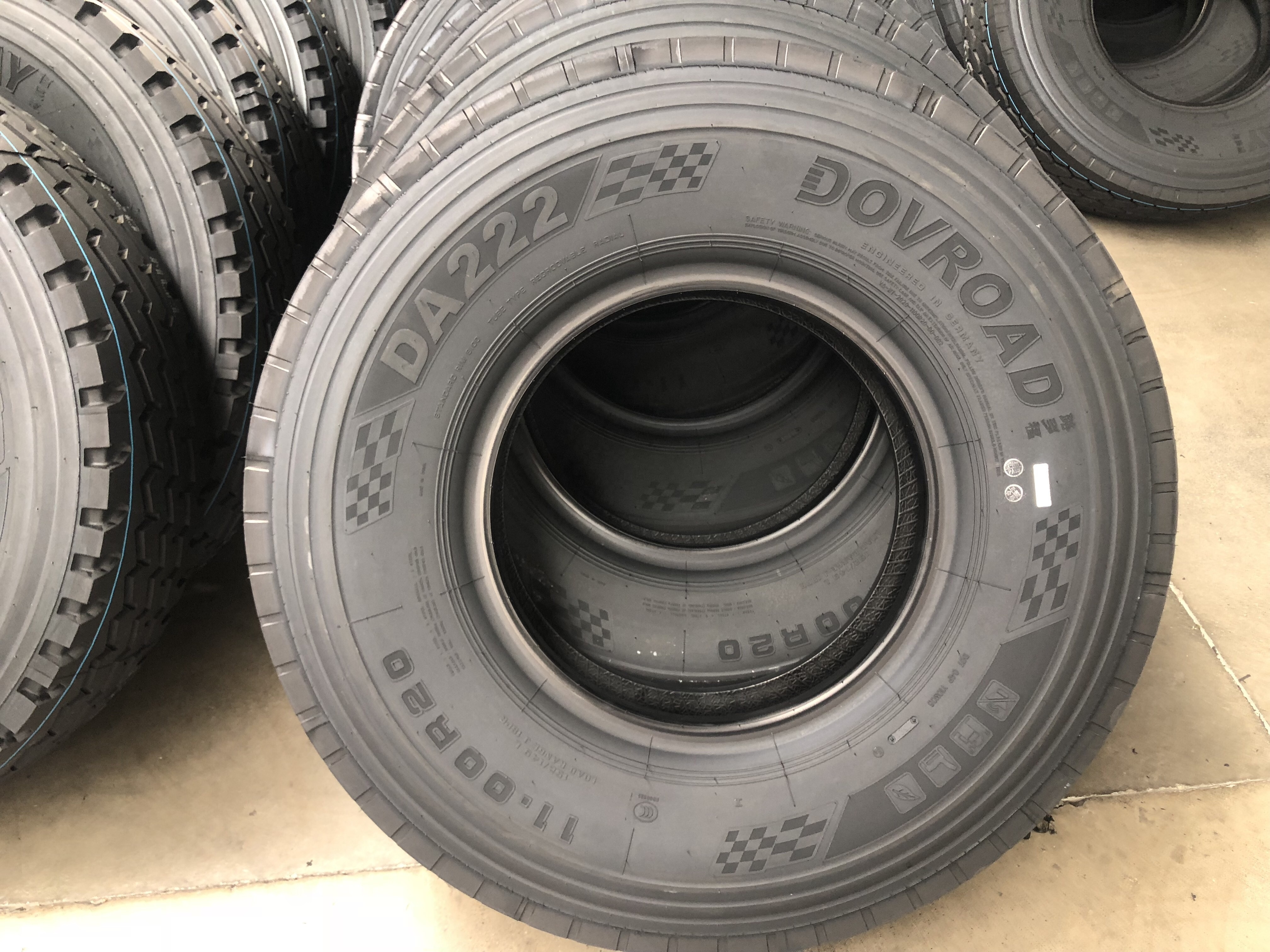 DOVROAD brand China factory  new tyres 1100R20 1200R20 DA222 all  steel TBR radial tube  truck tires tyres for truck