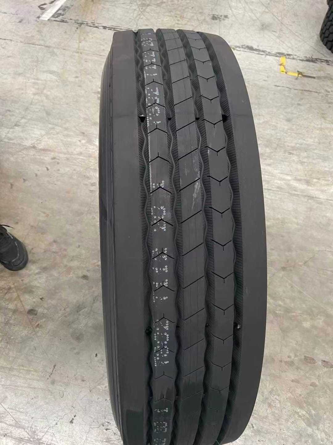 Premium Quality TBR Tires Produced In Thailand 11R22.5 295/75R22.5 11R24.5   Wheels Tire  Premium Quality From Thailand