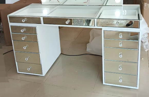 2024 Top Seller Contemporary Crushed Diamond Mirrored Vanity Table with 7 drawers Mirrored Dressing Table Dresser