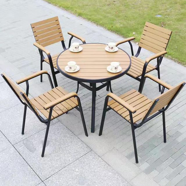 Popular !+4 Outdoor Plastic Wood Table And Chair Set Patio Outdoor Coffee Table Set Wood Slat Outdoor Dining Set