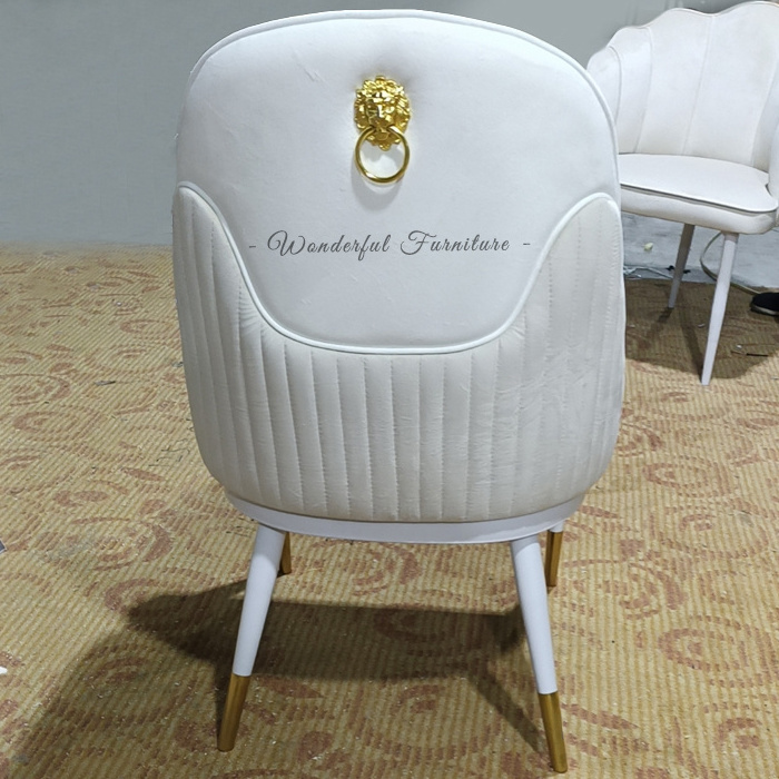 High-end light luxury Backrest Chair Characteristic Design Velvet Dining Chair Fabric Dining Chair With Lion Head Decoration