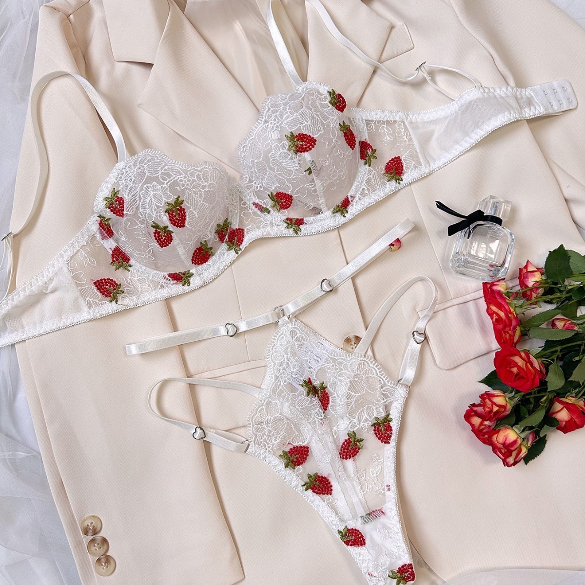 Women Sexy Soft Lace Lingerie Set See Through Underwear Fruits Lace Underwire Bra and Panty Set Stylish strawberry embroidery