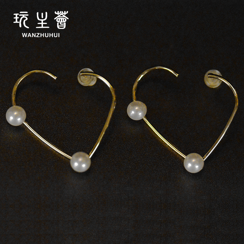 Hot selling unique heart shape design pearl women gold plated earrings