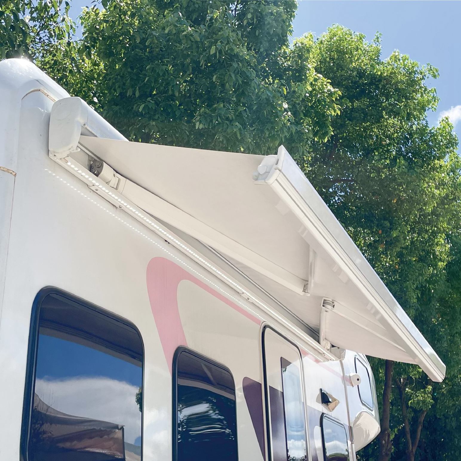 Factory Price Electric Waterproof Awning Cassette Retractable Side Mount Motorhome Caravan Awning For Camper Van