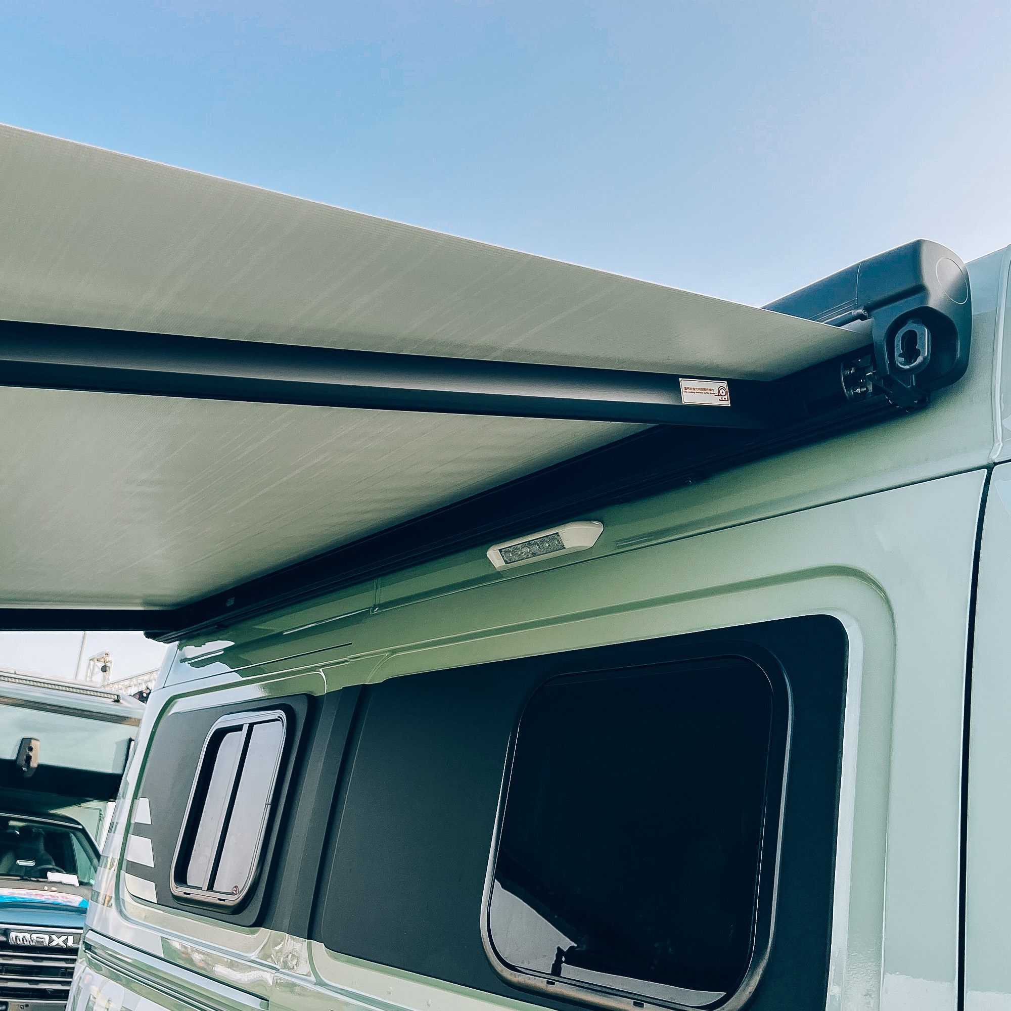 Wareda Motorized Retractable Rv bus electric truck camper van awning with crank camping caravan awning