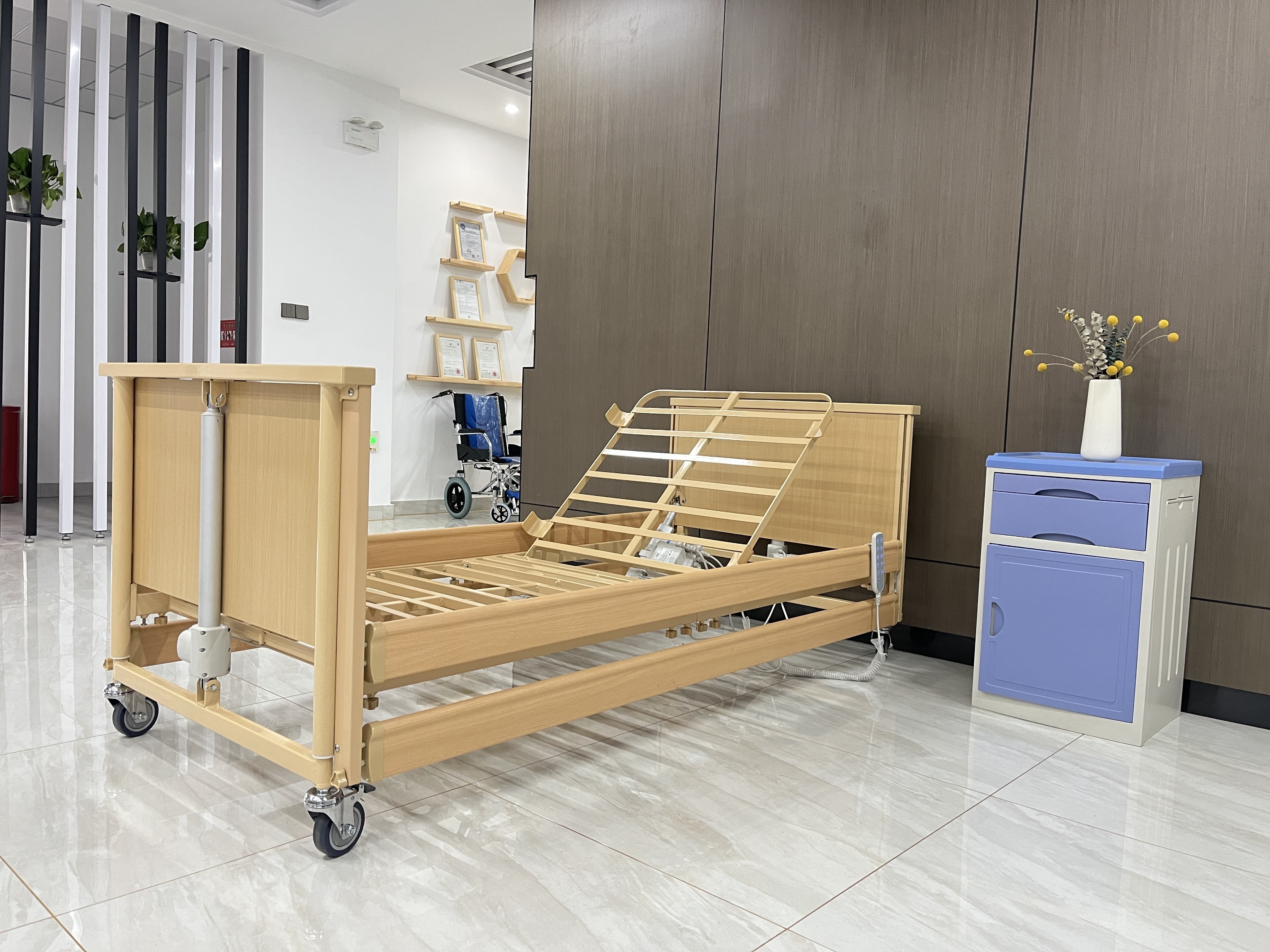 Hospital Care Bed Elderly Bed Factory Price With Wood Patient Foldable Hospital Bed Medical Surgery Hospital Equipment