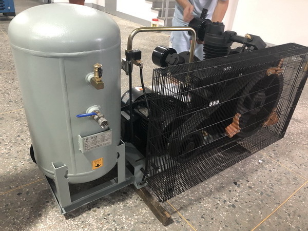 SHANG AIR Brand High Pressure 1.2/30 Piston Air Compressor With Small Air Tank