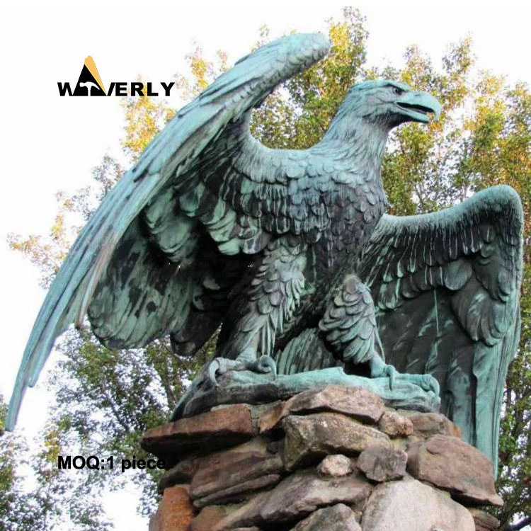 Large Outdoor Garden Flying American Life Size Metal Brass Bronze Eagle Statue Statue Standing On Tree Trunk Sculpture For Sale