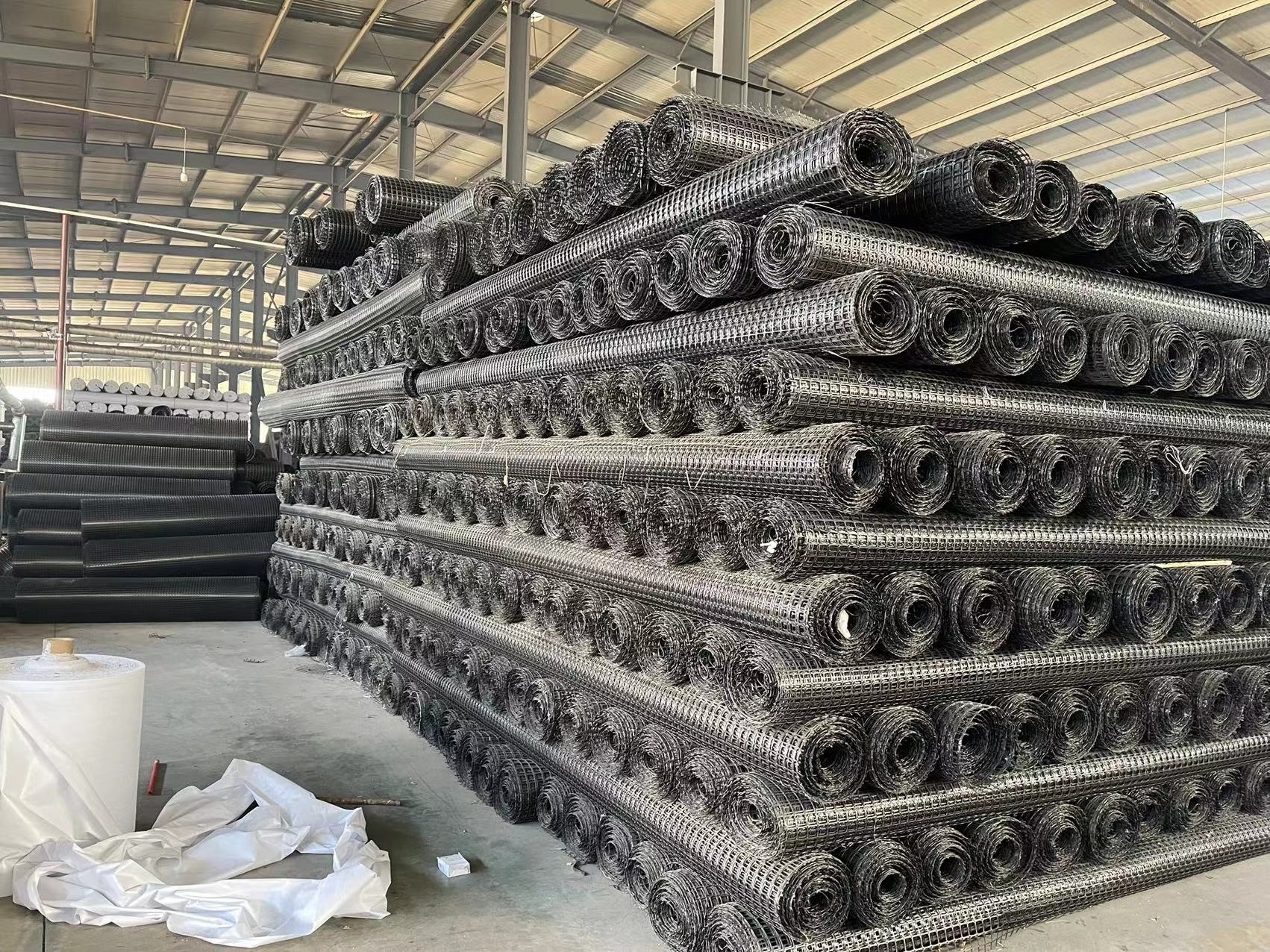 Factory Price Plastic Polypropylene PP Biaxial Uniaxial Geogrids for Road Construction