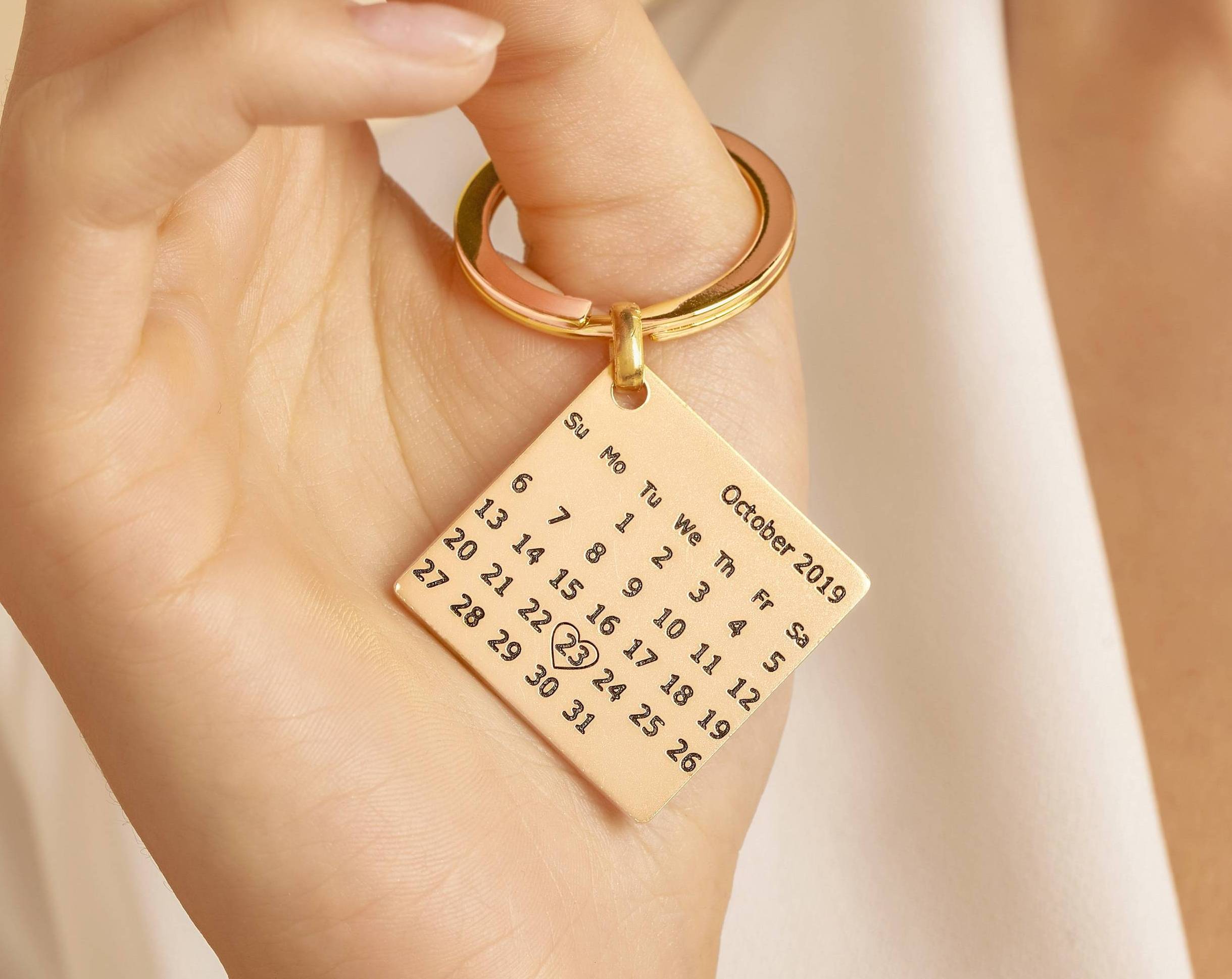 Custom Metal Calendar Keychain Personalized Anniversary Gift for Her Save the Date Wedding Gift Special New Mom Gift CM26b