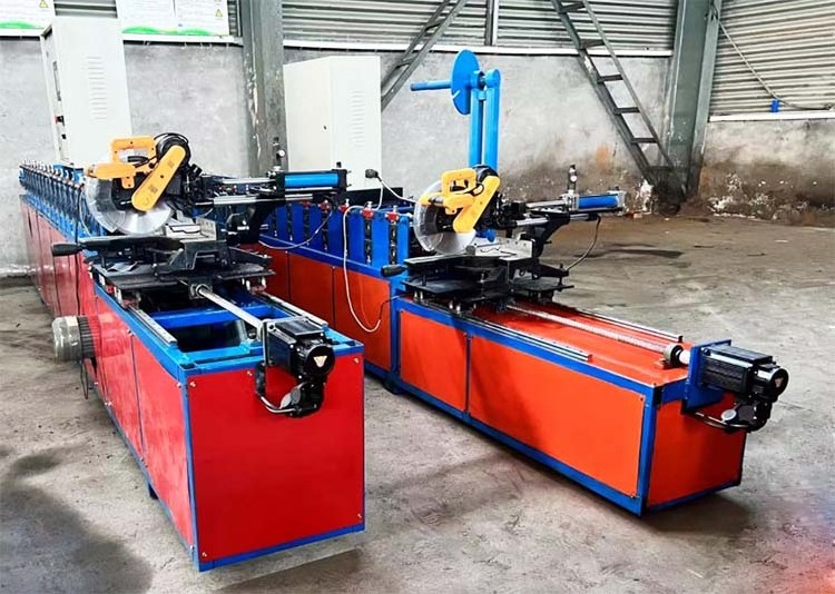 High Working Efficiency Shutter Door Slat Forming Machine Hydraulic Door Side Guide Roll Former Folding Sheet Metal Machine