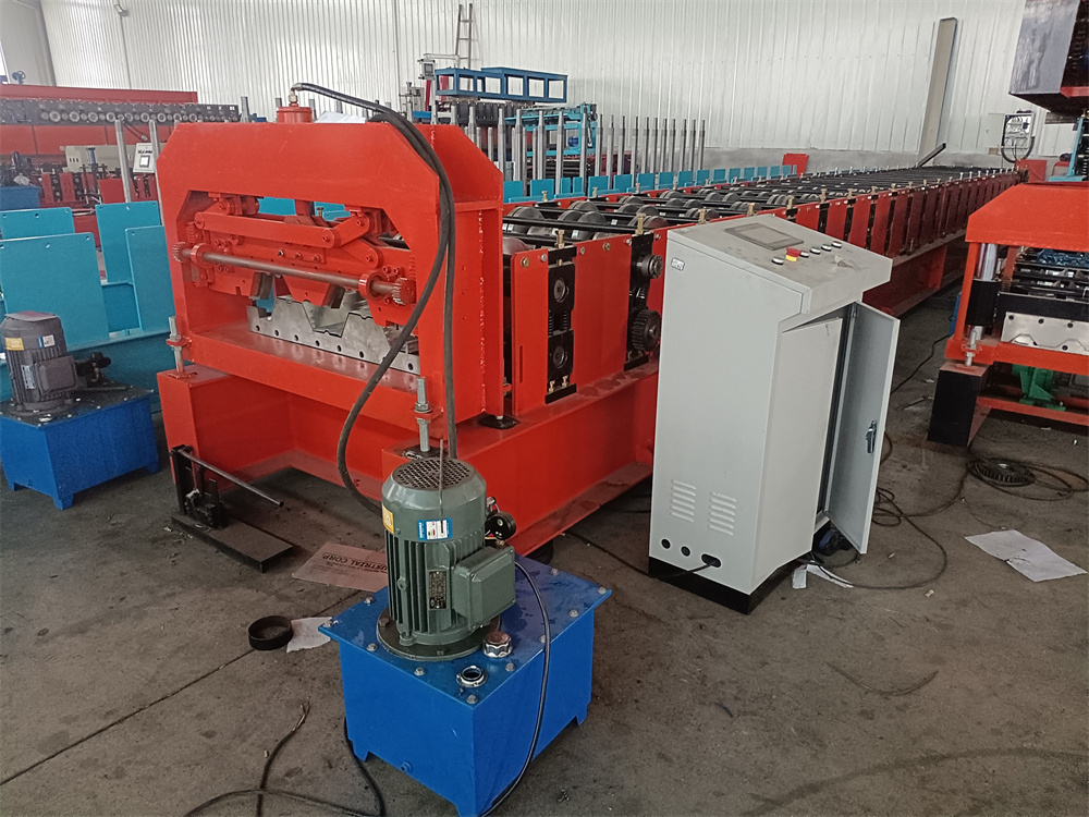 Steel Floor Metal Deck Scaffolding Roll Forming Machine Made in China.