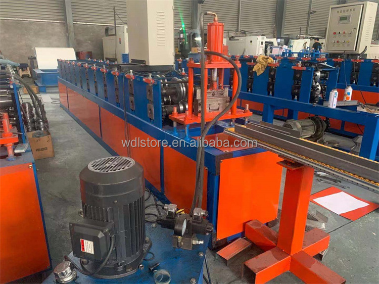 Metal Roofing Truss Cold Making Machinery/ Metal Roll Forming U C Z Purlin Machine used frame machine for sale