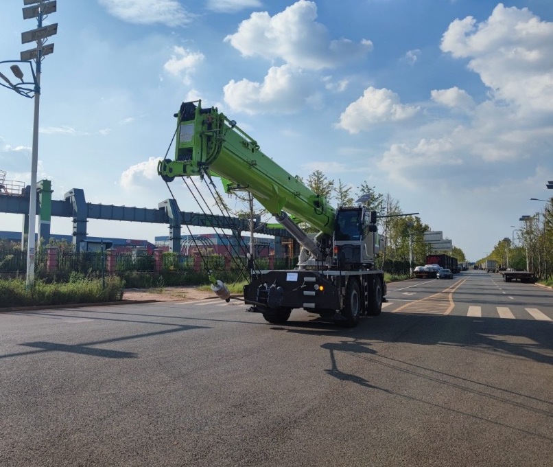 BRAND NEW 40 TON HYDRAULIC ROUGH TERRAIN CRANE ZRT400V432 IN HOT SALE