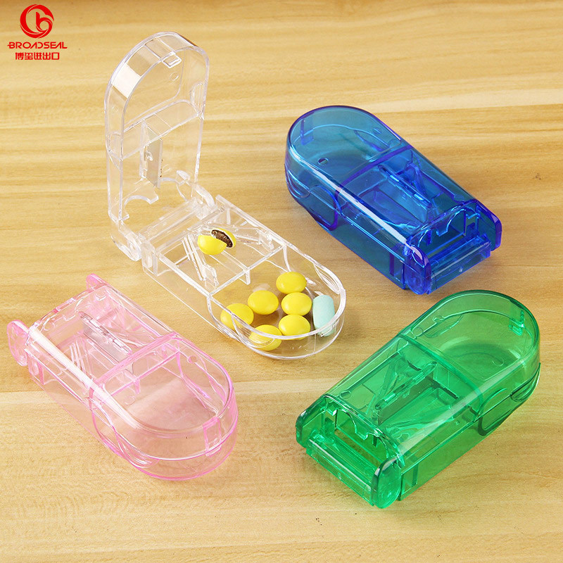 Plastic Pill Cutter Compartment Pill Box with Stainless Steel Slicer Transparent Minimalist Portable Pill Box