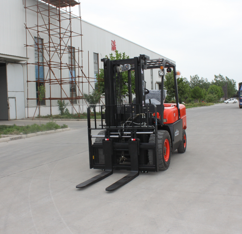 New Condition 5 Ton Diesel  Forklift  Price Details   Max. Lifting Height  3M mast 5 toneladas forklift trucks 5T forklifts