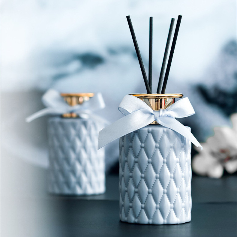 Wholesale Home Use Aroma Candle Glass Natural Scent Essential Oil Diffusor Flower Home Fragrance Flower Reed Diffuser