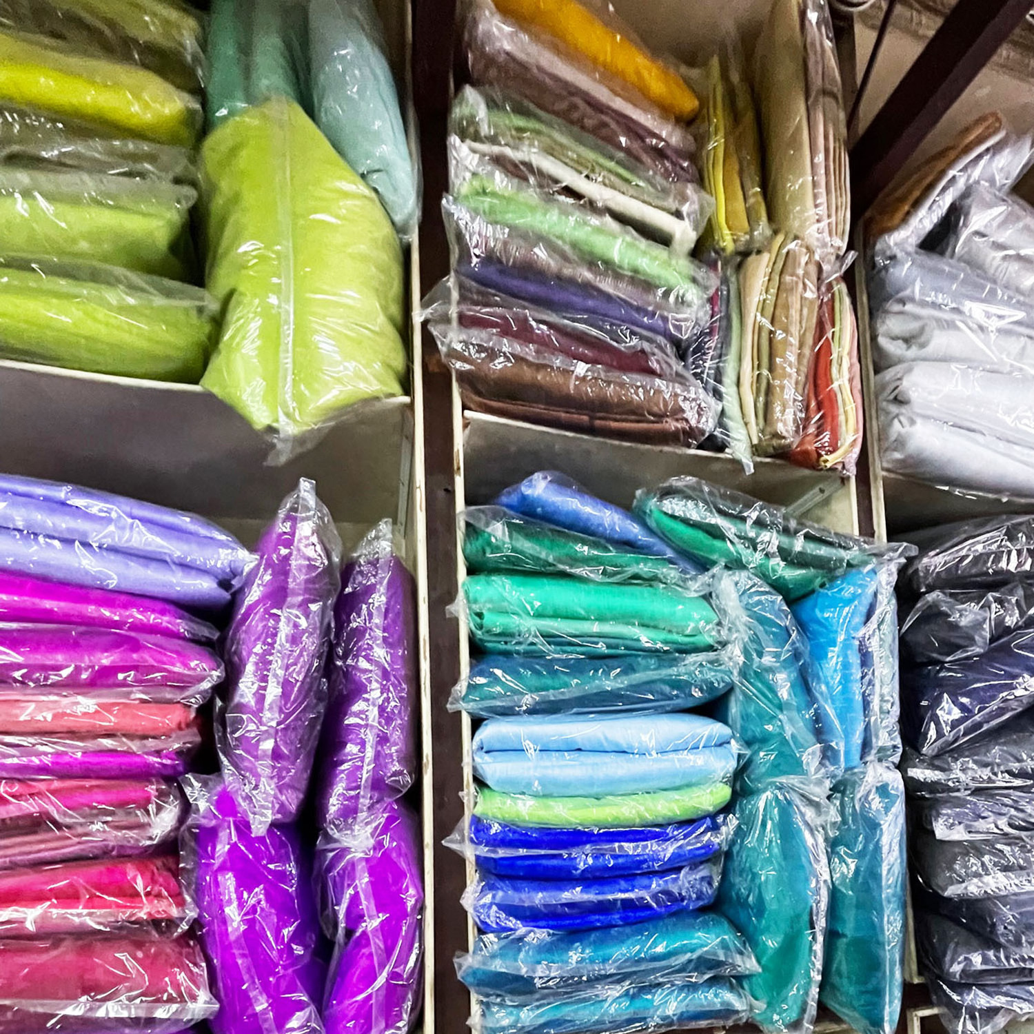 Thailand's Wholesaler of Handwoven 100% Thai Silk Fabrics