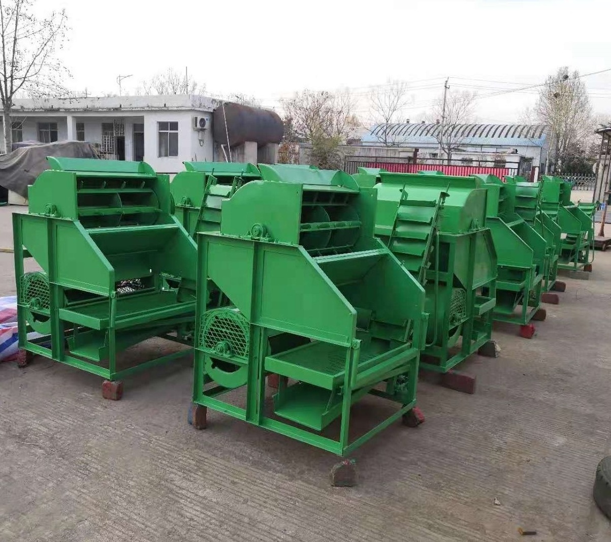 High efficiency fresh peanut picker harvesting machine/groundnut harvester picking machine/Peanut stem remover