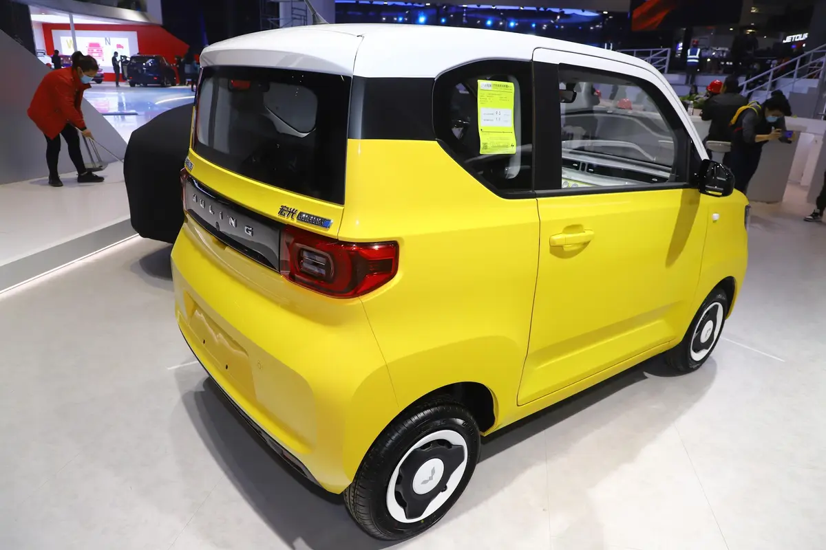 Made In China Small New Energy Electric Vehicles Cars For Sale Wulinghongguang MINI Electric Car Vehicle Cheap Electric EV Car