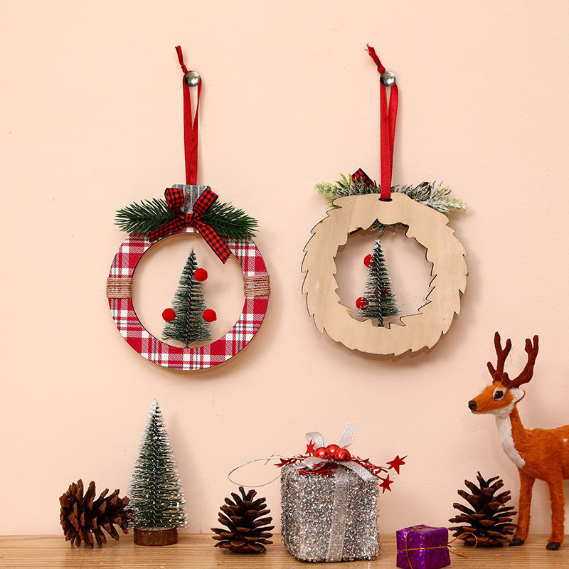 2023 New Arrival Christmas Tree Pendant Round Small Wooden Pendant For Christmas Decoration