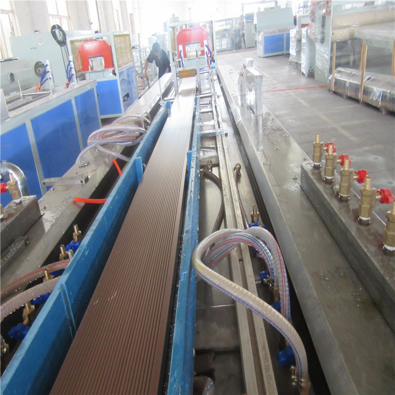 WPC wood PP PE decking profile wood plastic composite board production line machine