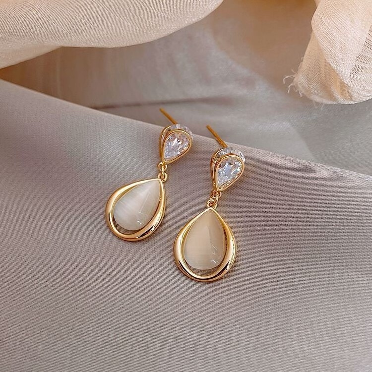 Fashion Korean Drip Shape Luxury Designed Earring New Hot Sale Elegant Opal Earrings For Women