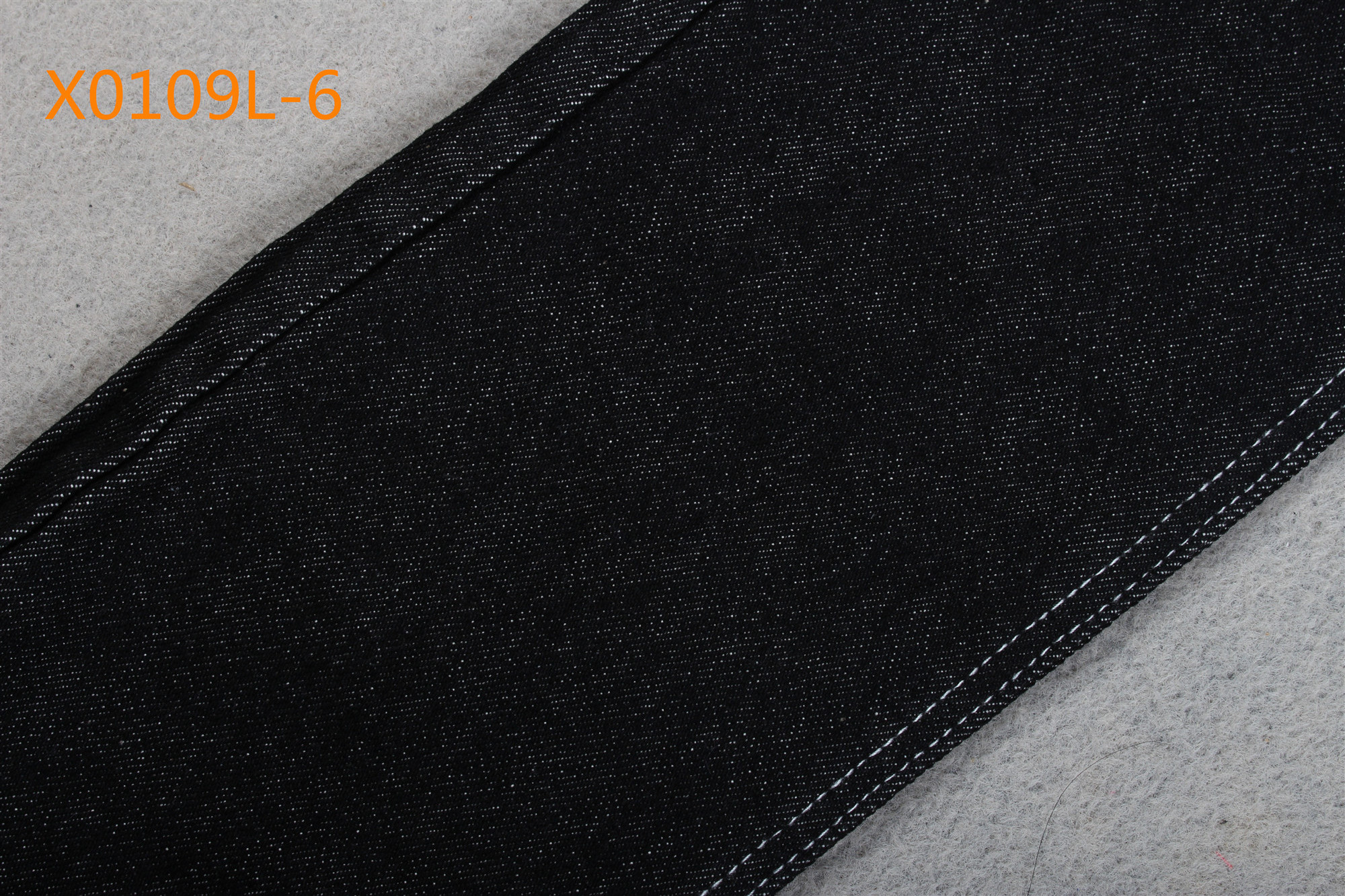 13 oz denim fabric 98% cotton 2% spandex  dark color for man  raw denim fabric wholesale from China GUANGDONG