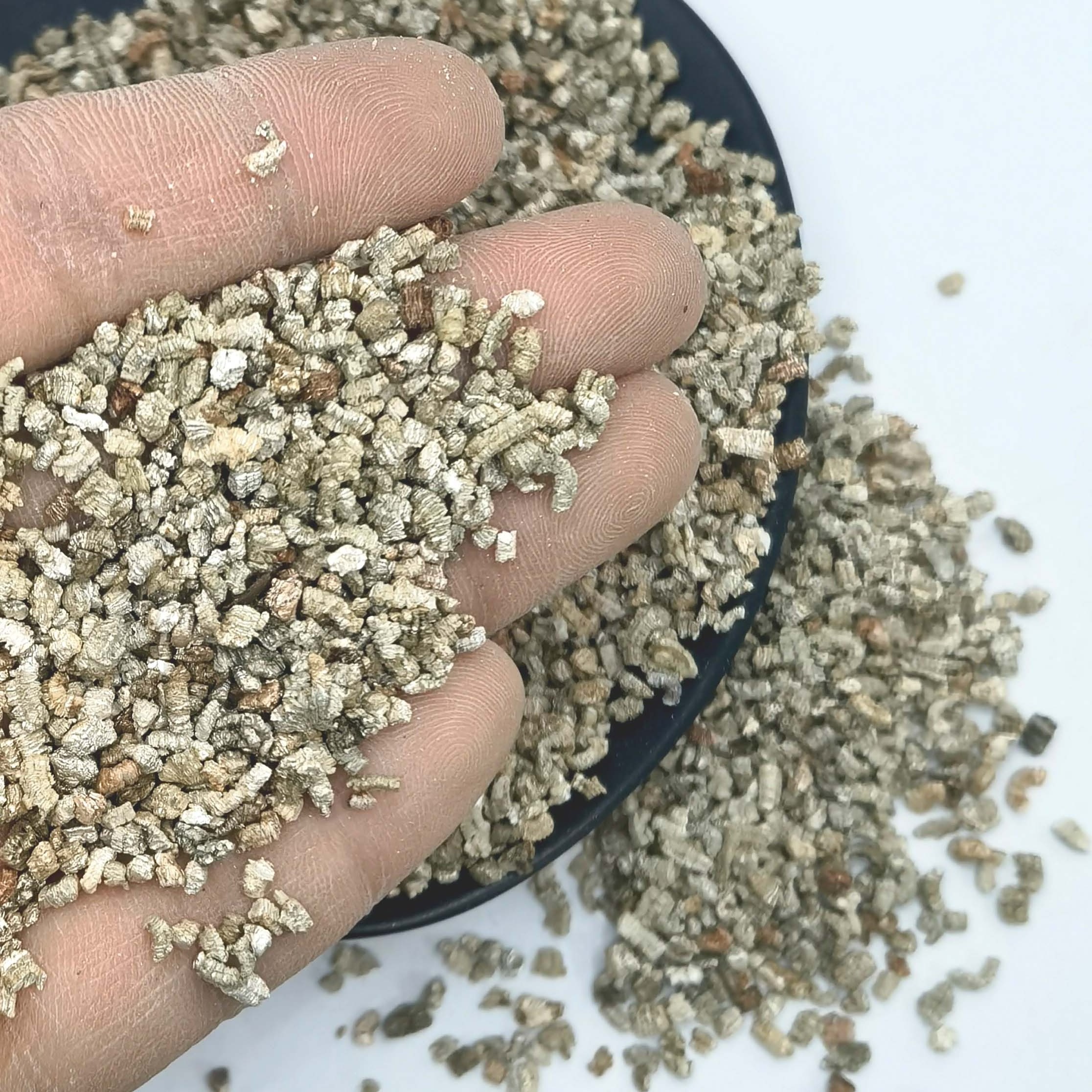 raw gold ore vermiculite for brake pad plate for sale high quality unexpanded crude raw vermiculite