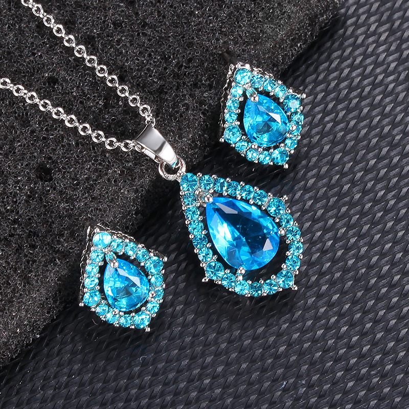 New Fashion Droplet Zircon Necklace Earrings Set of Two Pieces for Women Simple and Fashionable High Grade Earrings Collar Chain