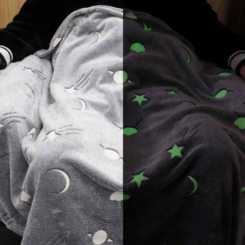 100% Polyester Custom Moon Stars Pattern Flannel Fleece Luminous Blanket Glow In The Dark Throw Blankets For Kids