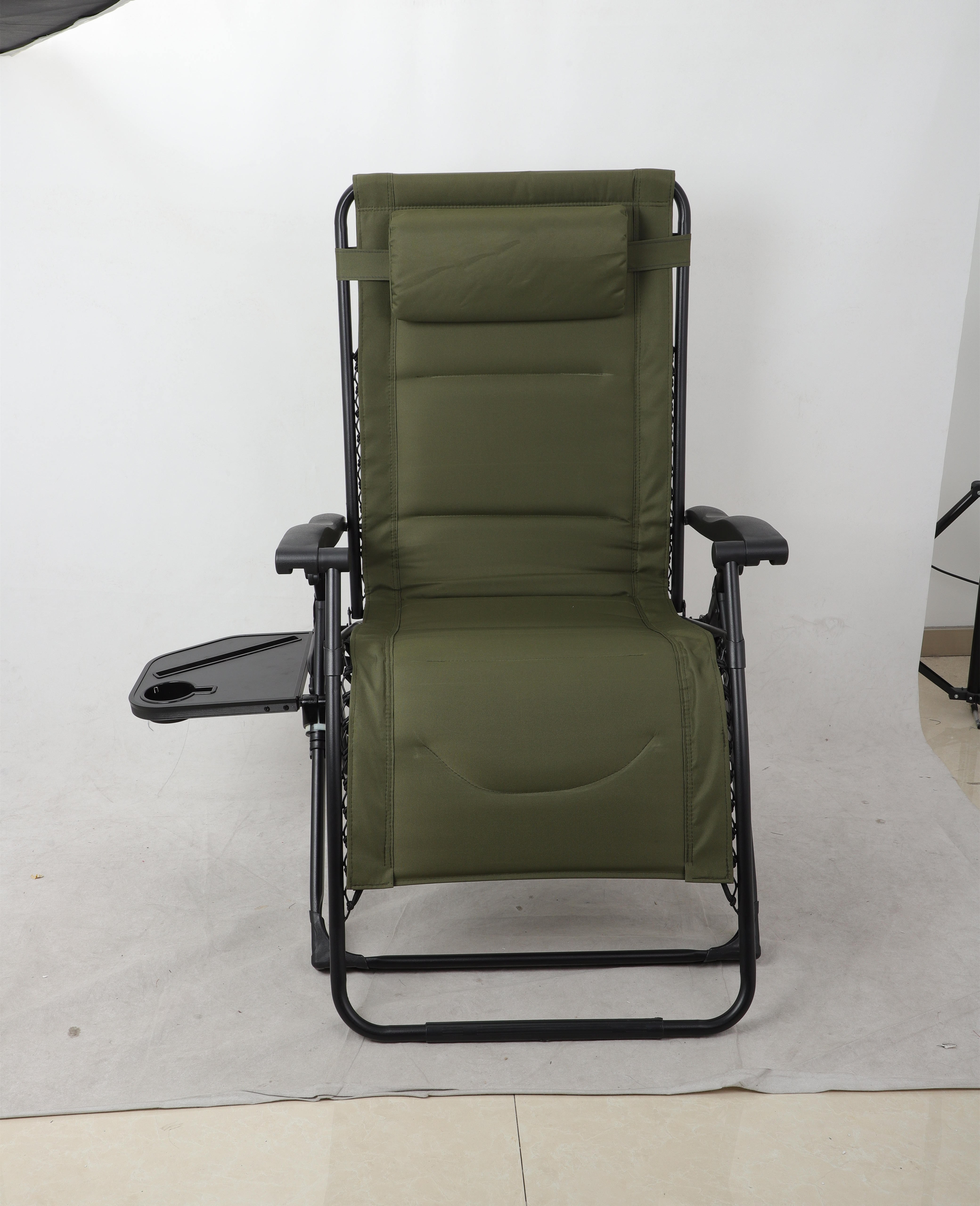 padded Zero Gravity Lounge Chair Portable Folding Reclining Chair with Carry Bag and Adjustable Cushion Recliner Camping Chair