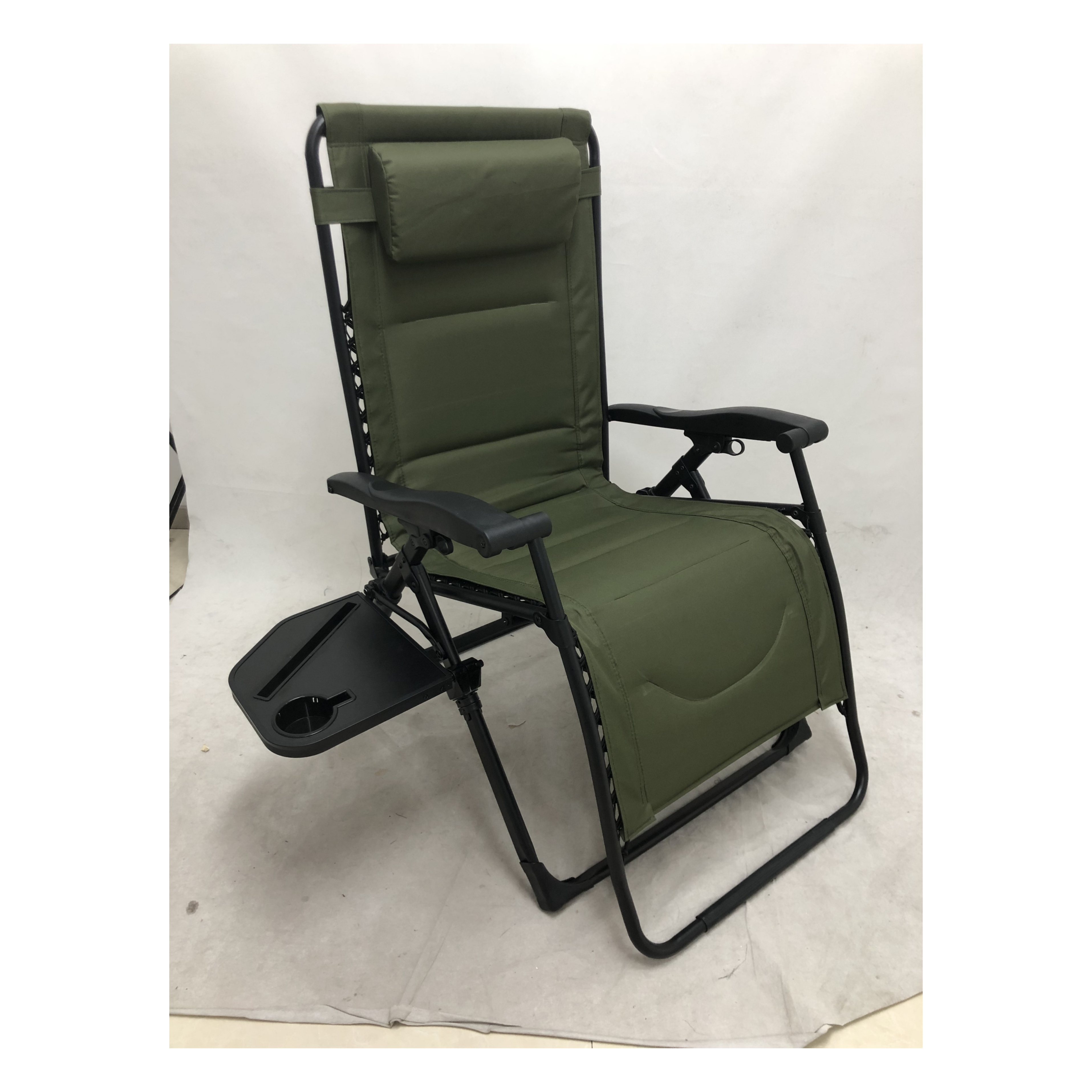 padded Zero Gravity Lounge Chair Portable Folding Reclining Chair with Carry Bag and Adjustable Cushion Recliner Camping Chair