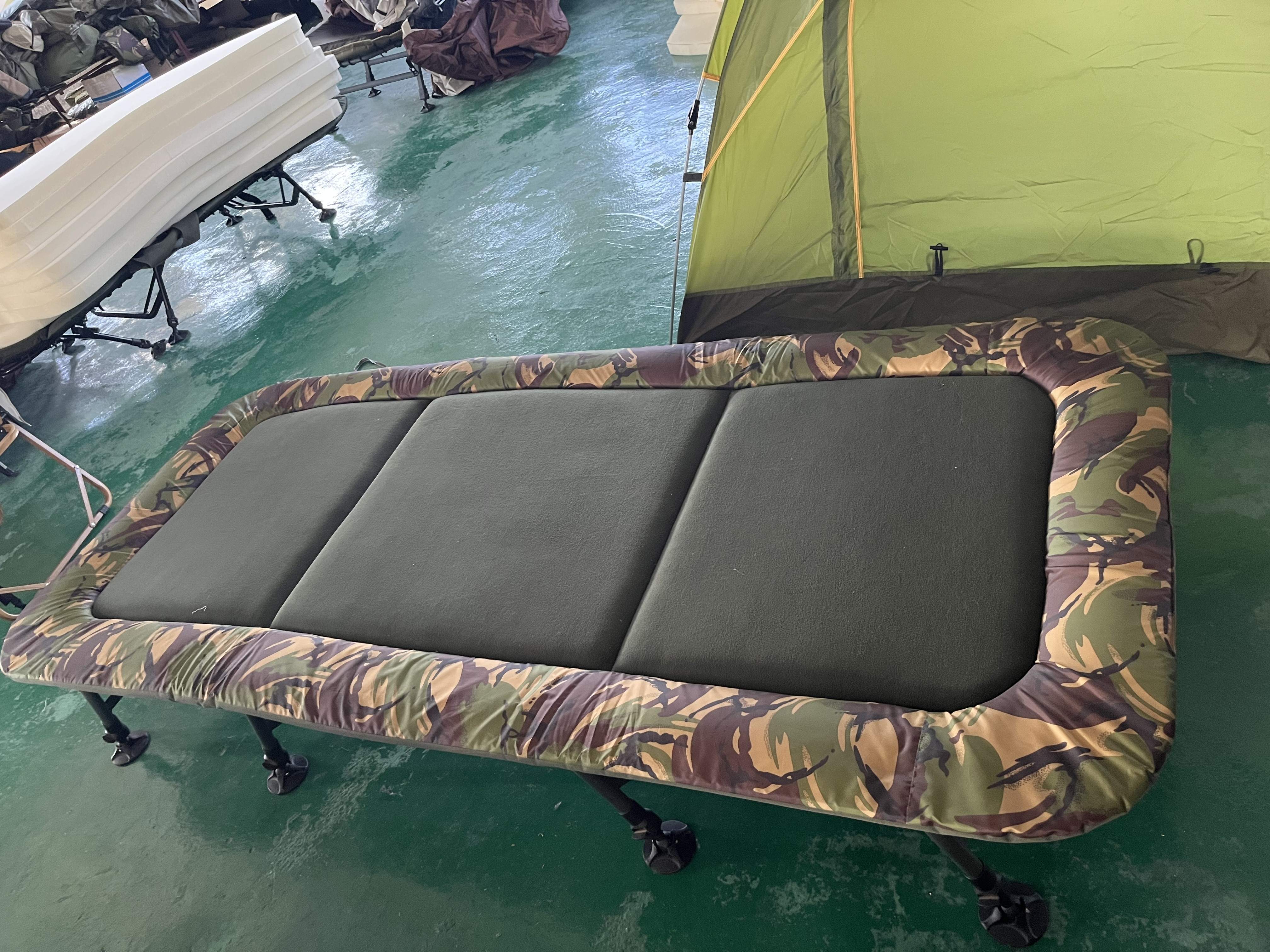 Outdoor Camping Biwy Carpe Fishing  Equipment Portable Tactical Flatbed Wide 6 Leg Bedchair Bed Chair Carp Fishing