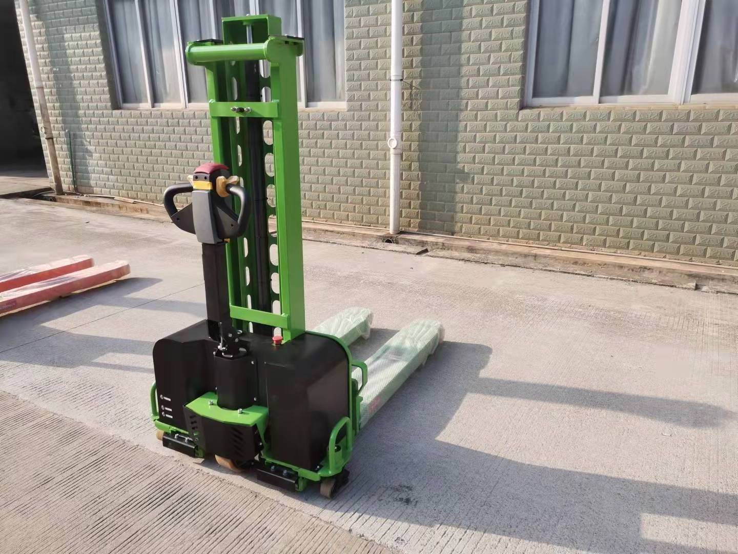 Stock 500kg 700kg 1000kg Factory Price full electric Self Loading Forklift self lifting stacker electric