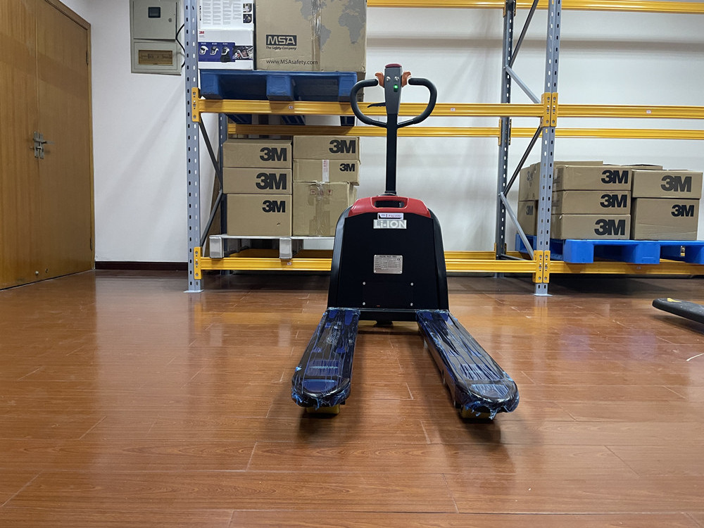 WELIFTRICH hydraulic lift forklift lion small three industrial wheel new model fork jacks electric pallet truck for sale