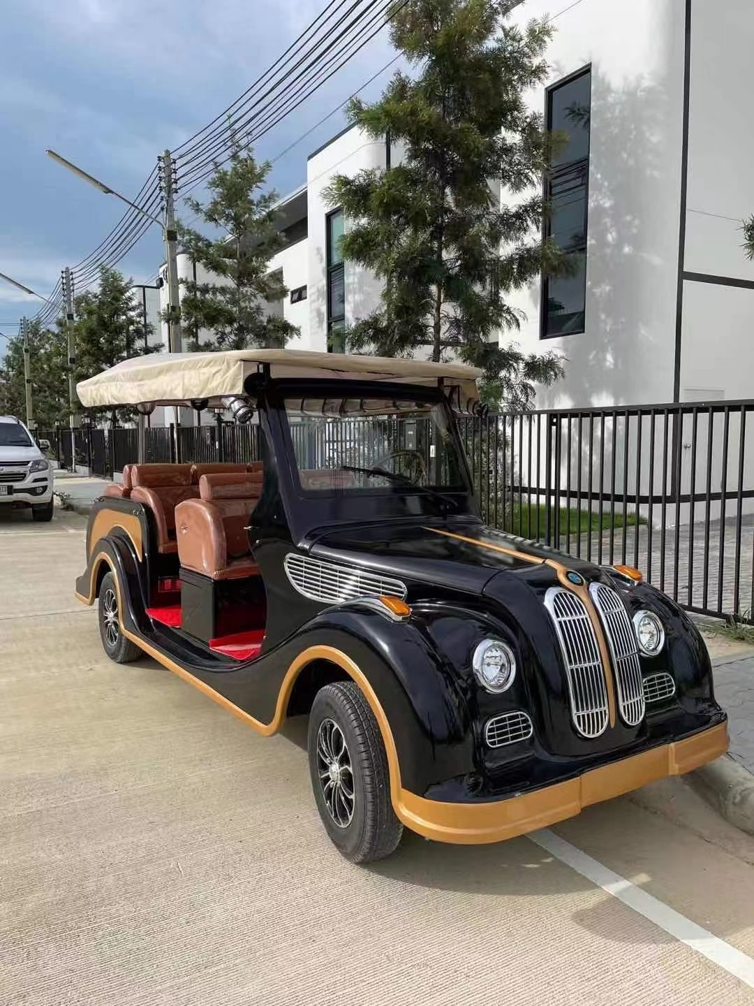 WELIFTRICH 4 wheels 6 seater electric golf car vintage car for sale