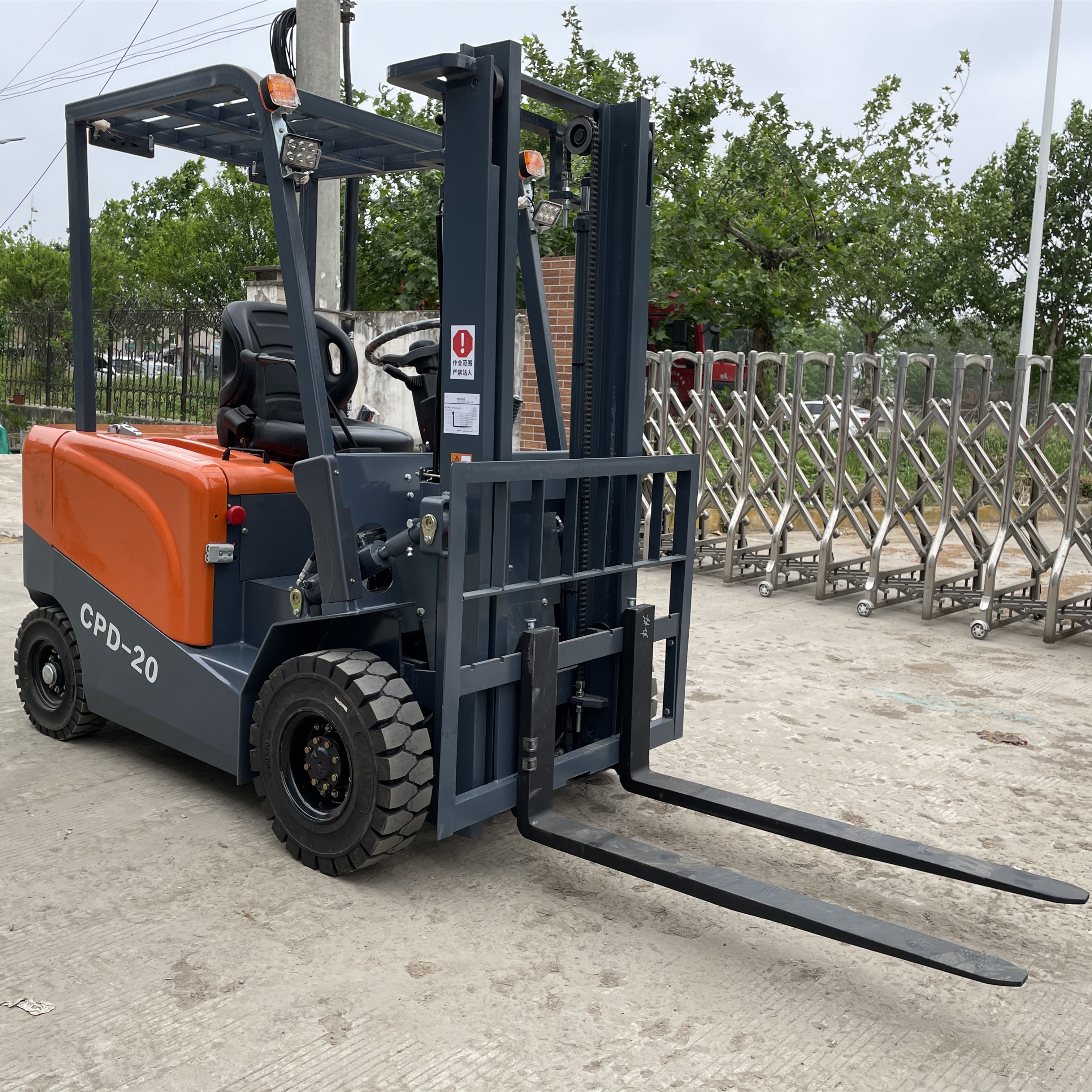 WELIFTRICH  1000kg  1ton lifting height 3meters   4 wheel battery operated triple duplex mast drive electric forklift