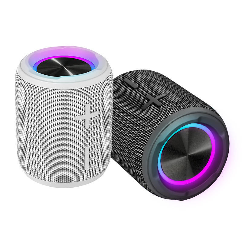 Home Gadgets Surround Sound 12 Hours Playing Time 10W Party Box Speaker Karaoke Bluetooth Speakers Outdoor With LED Bulb