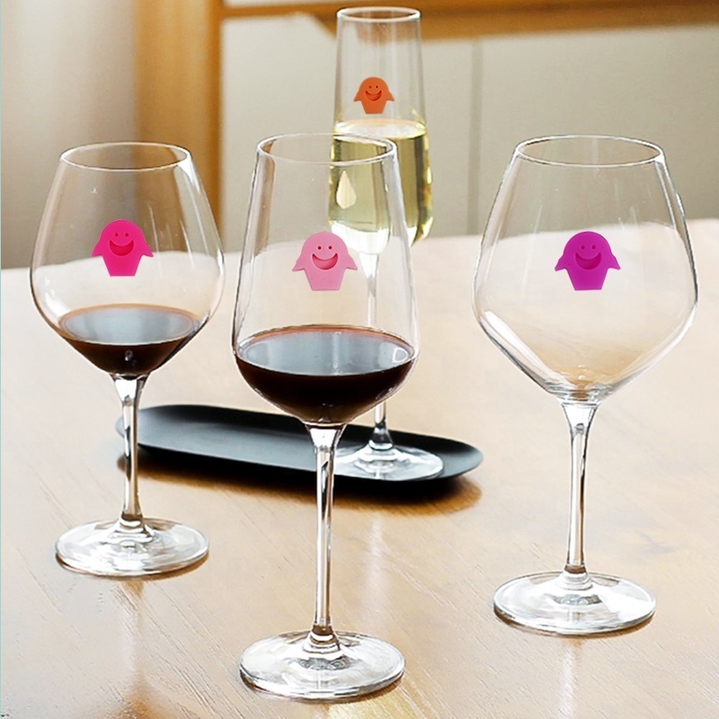 Wellfine Hot Selling Silicone Wine Glass Markers with Suction Cup Bar Wine Glass Charms to Identify your Wine Glasses