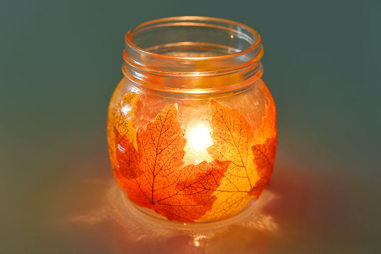 Beautiful and creative Maple Leaf glass candle jar customized mini/large candle in bulk essential oil candle