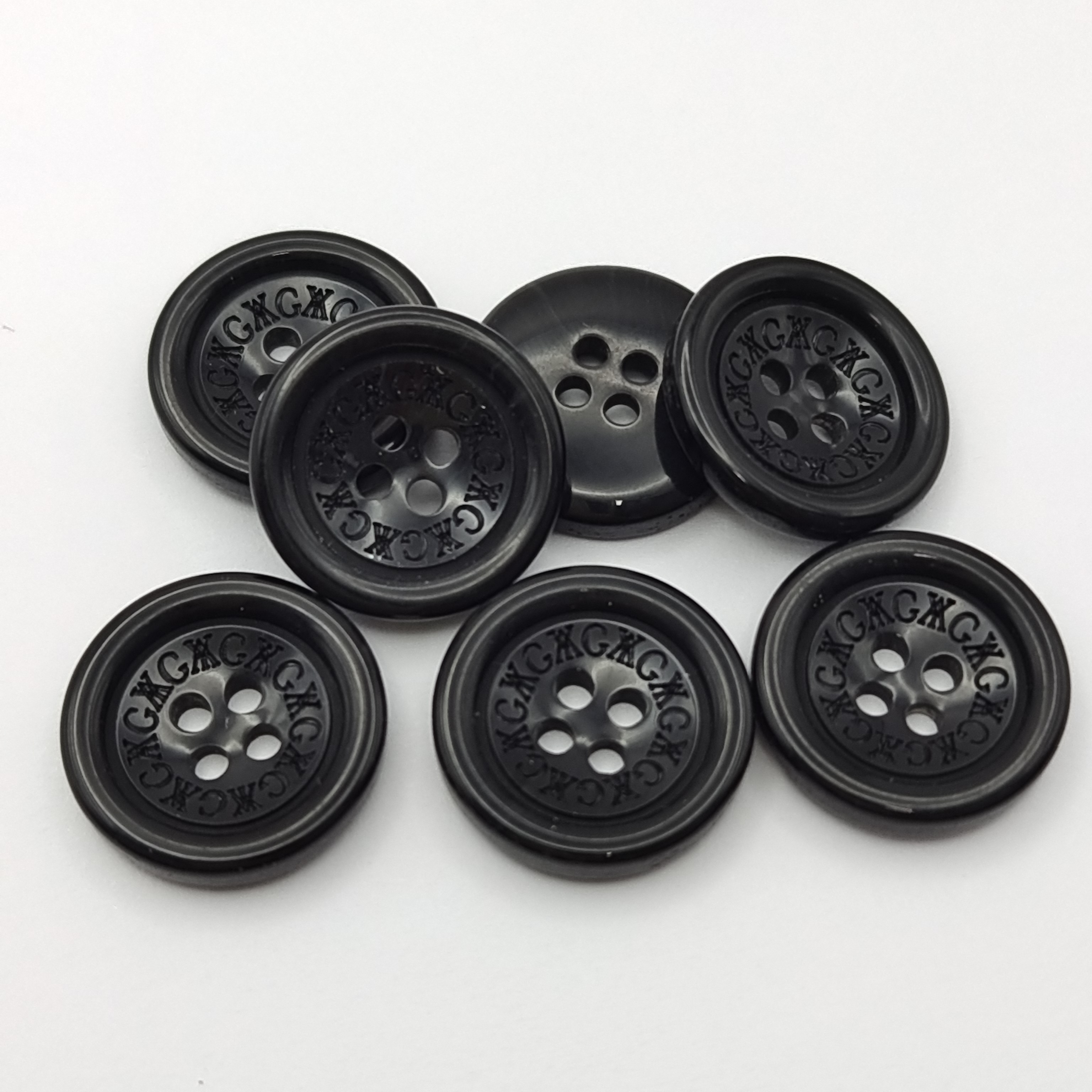 Hot selling Oeko-tex 100 Eco-friendly Round Resin Plastic Coat Sweater Sew 4 Holes Button Men's/ Women's Garment Button