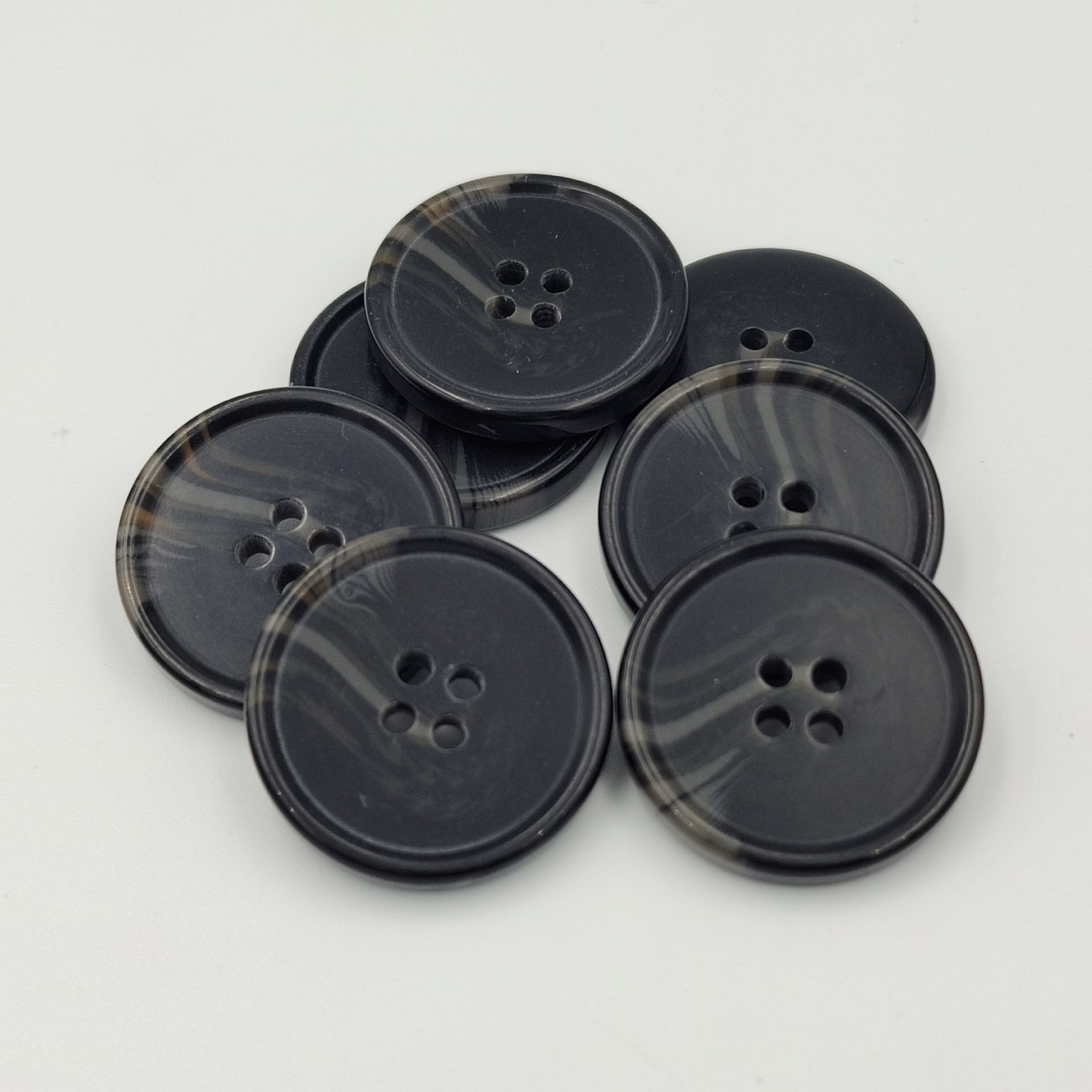 Factory Direct high quality engraved logo 18mm fashion designer women's button