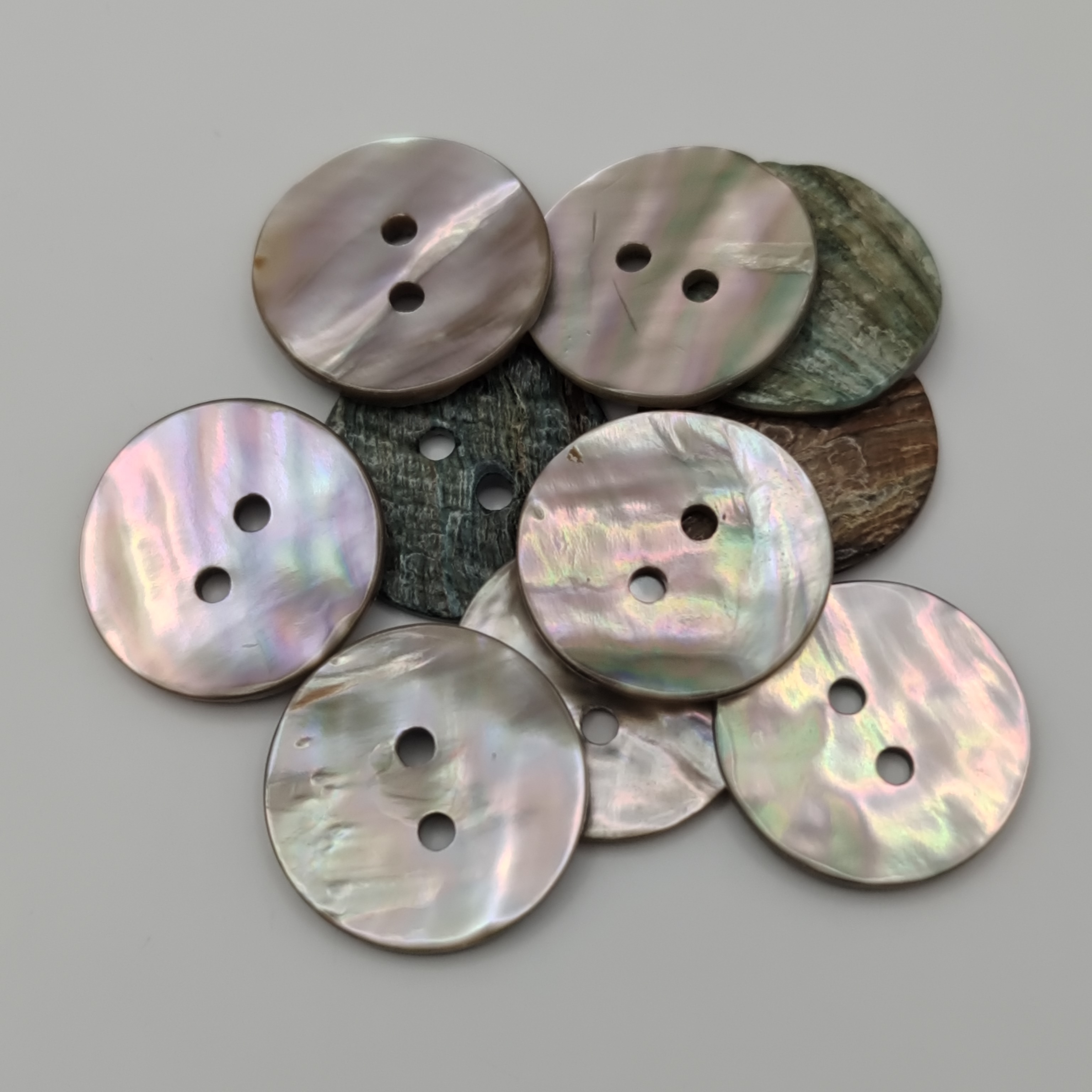 Factory wholesale Real 2/4 holes natural white akoya abalone pearl trocas natural shell button