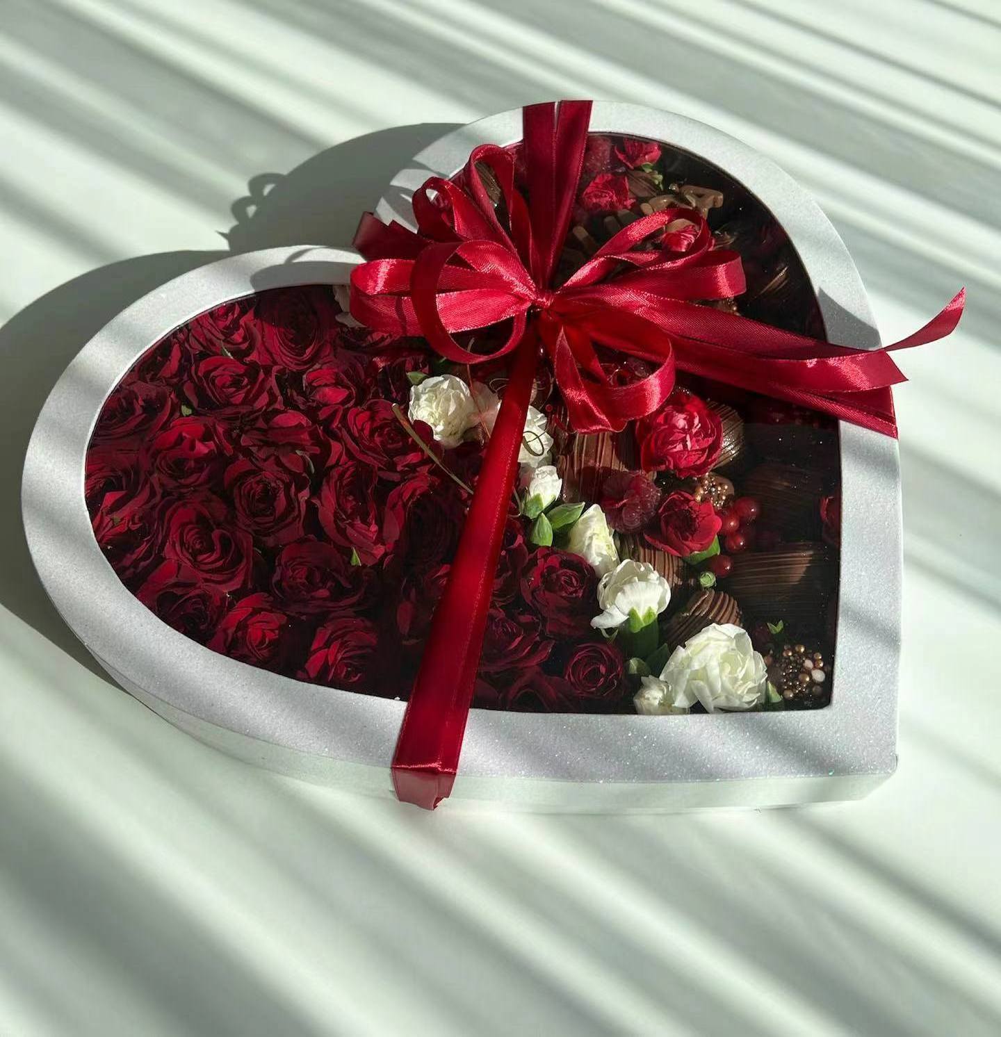 Big Cardboard Charcuterie Sweet Treat Chocolate Strawberry Heart Shaped Gift Box With Clear Window