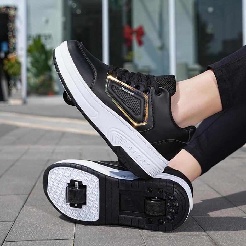 Hot selling new hidden detachable dual wheel roller skate shoes